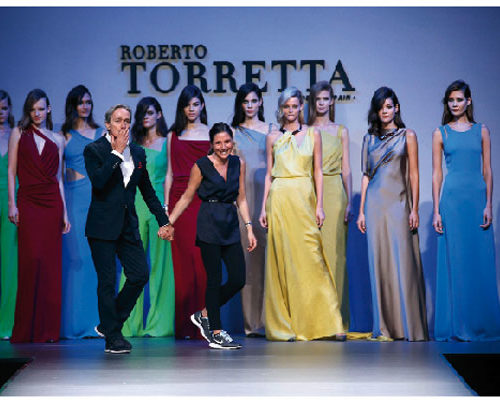 Roberto Torreta Maria desfile