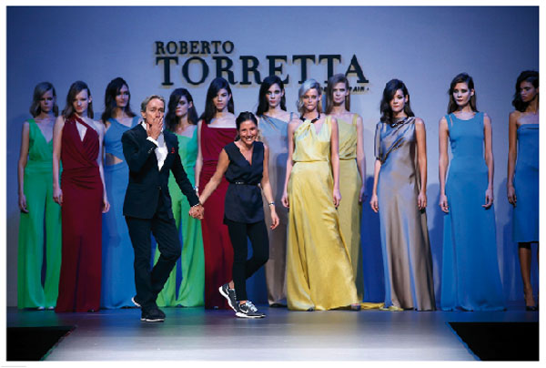 Roberto Torreta Maria desfile