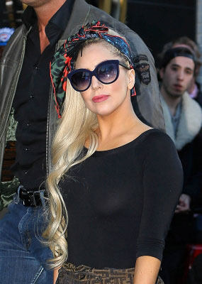 Lady Gaga con gafas Italia Indenpent